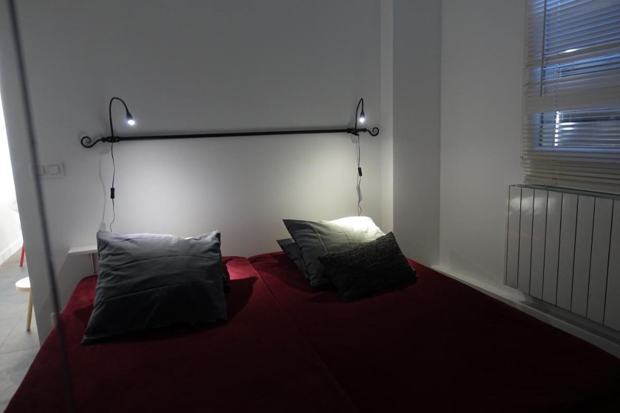 Cite Pilleux - Cozy Apartment In A Private Lane Париж Екстериор снимка