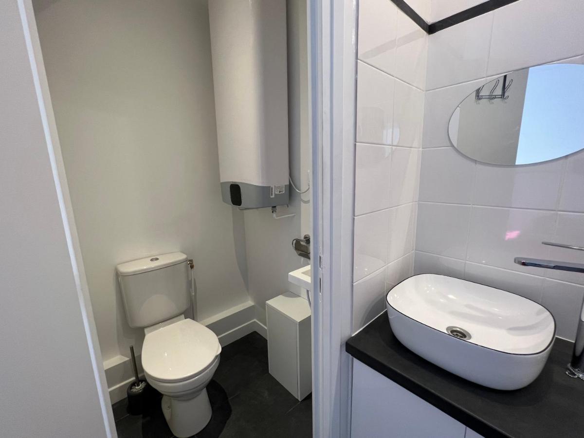 Cite Pilleux - Cozy Apartment In A Private Lane Париж Екстериор снимка
